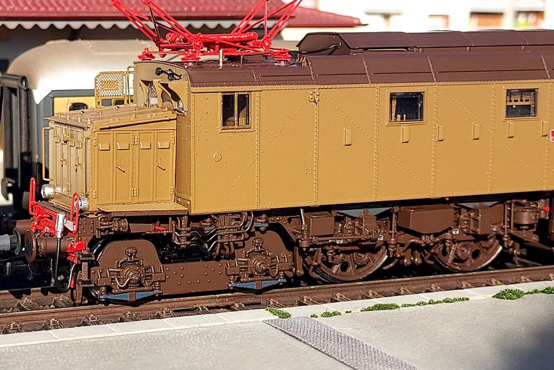 AimX Models Locomotiva Elettrica FS E 428 103 di seconda serie  Ansaldo – H0 1/87 AX2021 Castano Isabella Era IV