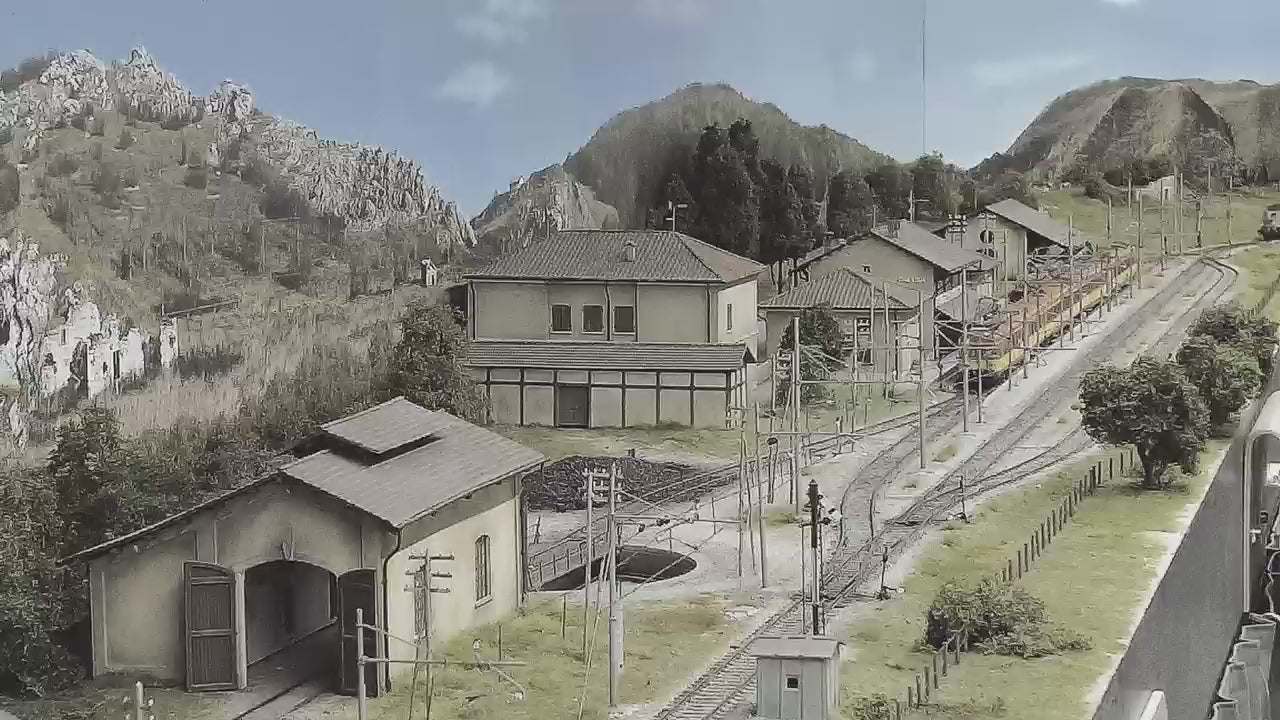 Carica il video: 